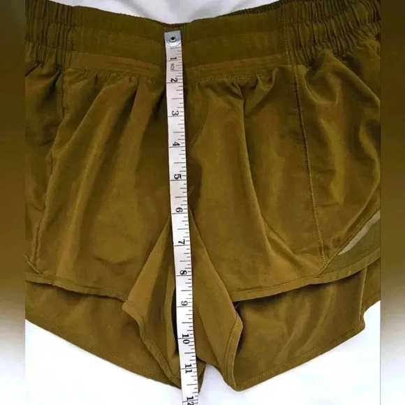 Lululemon  Hotty Hot Sports Active Gym Shorts Moss Green sz 8 fits sz 6 - Picture 4 of 9